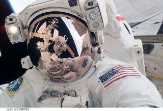 Illustration for article titled Selfies In Space!